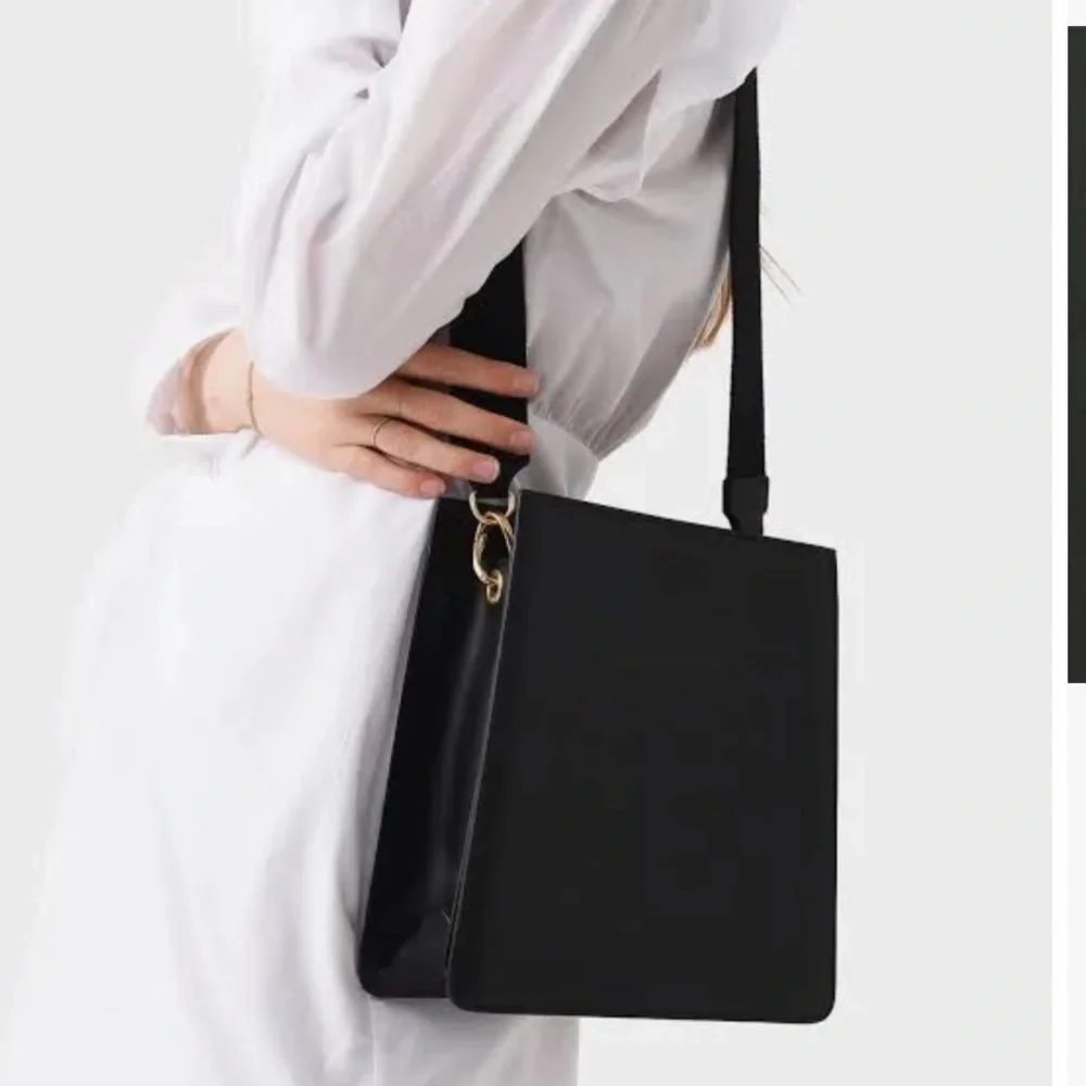 FRAME Le Signature Bucket Bag with Crossbody Strap - Picture 5 of 6